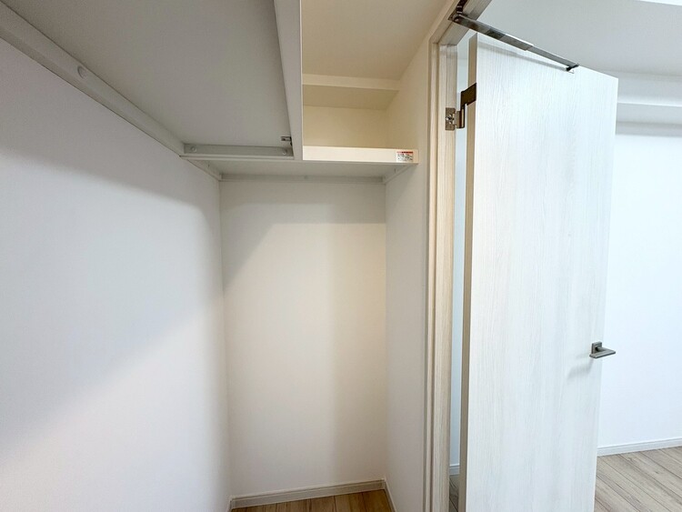 その他 家電やスーツケース、ストック品など何でも片付く嬉しい空間です。