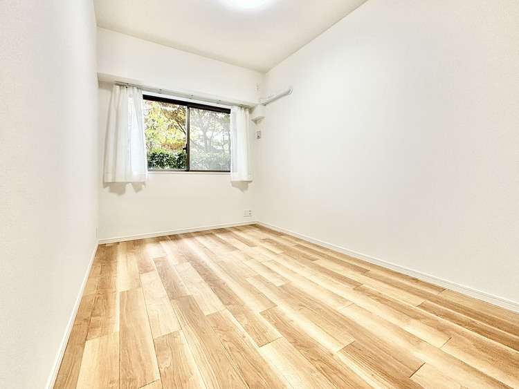 内装 ◆癒しの空間◆室内構成に拘り採光とセンスを散りばめた空間。それは『柔らかさ』に似た素敵な居場所。そこに暮らす人のことを考えつくり出したものは『癒し』という心地よい居場所なんだと思う