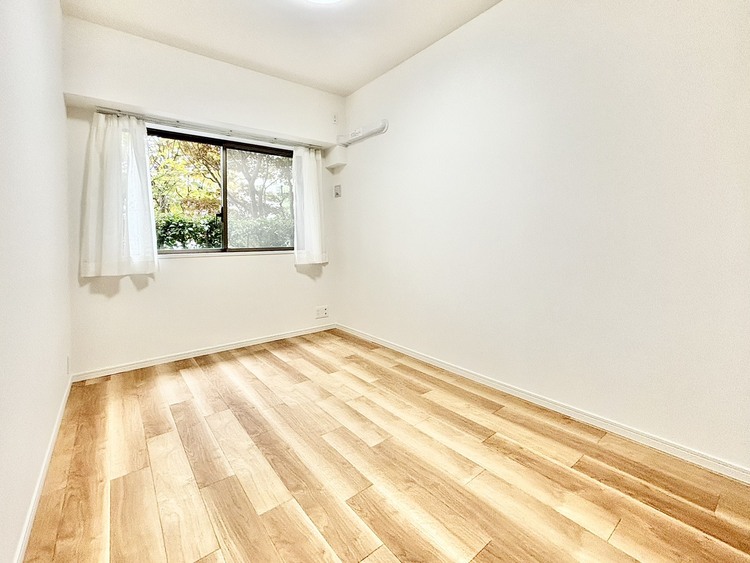 内装 ◆色彩◆この空間に放たれた光は華美なまでに演出されたデザイン。流れる時をより芳醇なコーヒーの様な色彩奏でるアダージョ。そして情景豊かな作品のような暮らしがイメージできる。