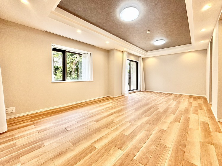 内装 ◆ここに在る◆事も無げに美しく、伝えるには筆舌に尽くし難い。豪華絢爛や華美と言う事ではなく、住まう者にとって暮らし易く心地がいいと言う美しさがこの住まいには込められている。