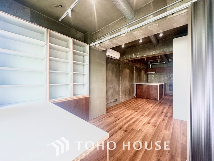 内装 【LIVING】◆陽光◆が差し込む。この開放的なLDKに家族の笑顔が集う。家族が一緒に過ごす空間は明るく、そして居心地よく。