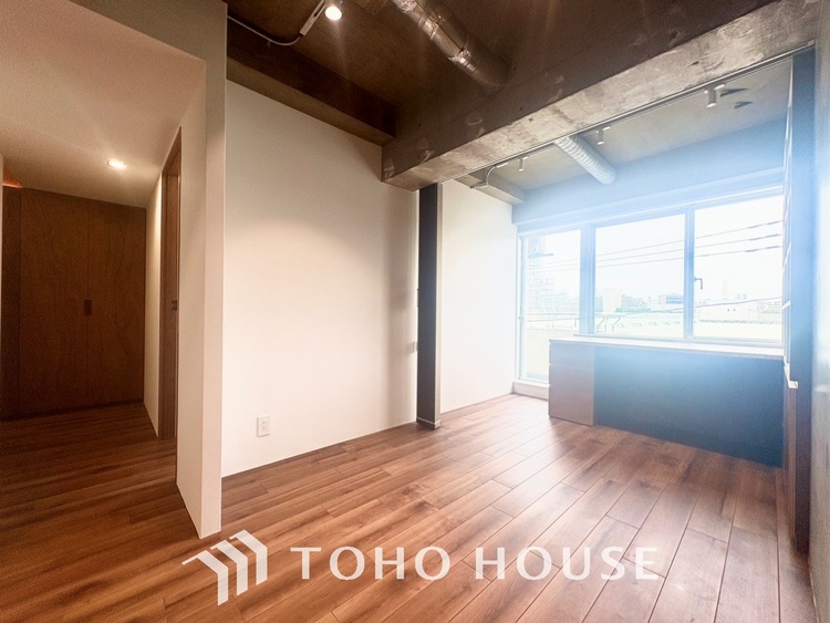 内装 【LIVING】◆扉を◆開くとこの景色。家族の”おかえり”の声が聞こえてきそう。