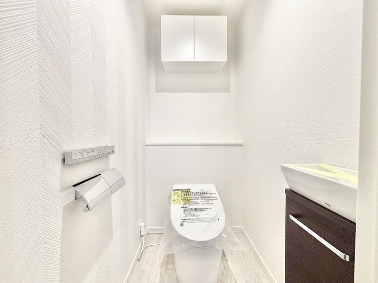 トイレ ◆住むほどに実感する快適性＆機能性◆各空間を彩る設備は、デザイン性に優れたHigh Quality仕様が装備。広く使い勝手のよい空間と設備で、理想の暮らしを演出します。