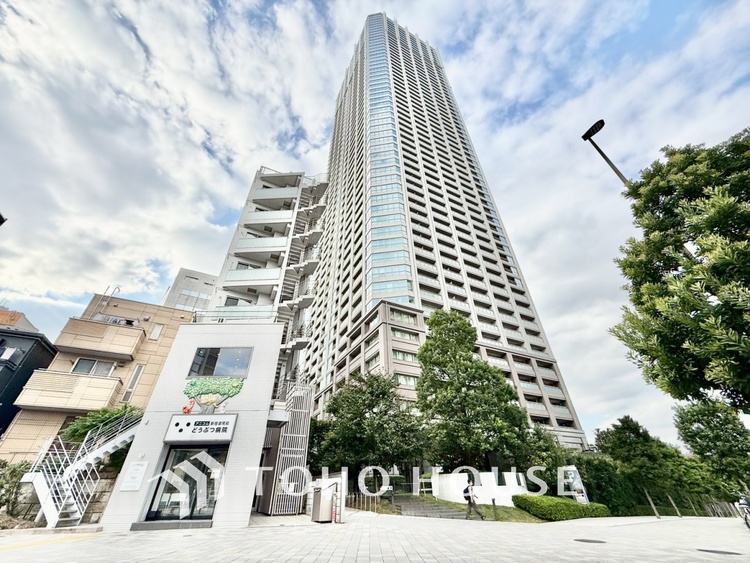 外観 ◆共有空間◆些細な事でほっぺを膨らまして怒る君。それでも僕達はこれからも一緒だよ。喧嘩をしても離れたくないから一つはさんだ同じ場所にいる。分かるよ。そこに君が