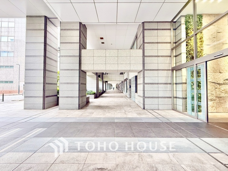 外観 ◆間接照明◆オレンジ色の光が僕達を大人な気分にさせる。静かで優しく語りかけるその光は、今日の終わりを告げてくれ、でも明日にはいい事が必ず来るよ。そんな囁きが聞こえてくる