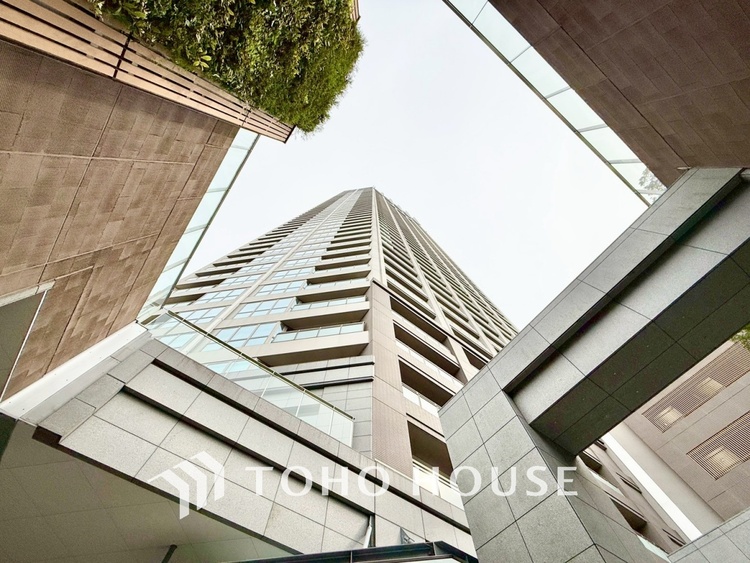 外観 ◆子供部屋◆冷涼な風、そよぐリビング。だんらんの場所はここから始まり、ここで終わる。家族の笑顔が集う素敵な場所だから、こだわり抜いた思いが詰まっているのだと思う。