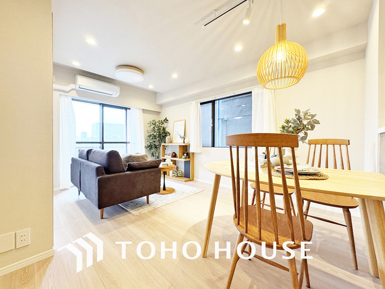 内装 明るいLDKは自然と家族が集まるコミュニケーションの場所に