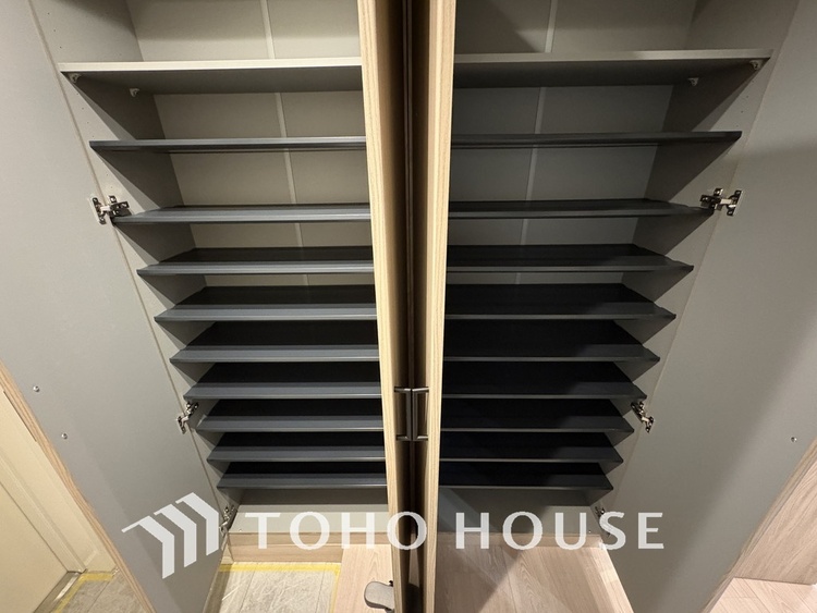 収納 たっぷりと入る玄関収納