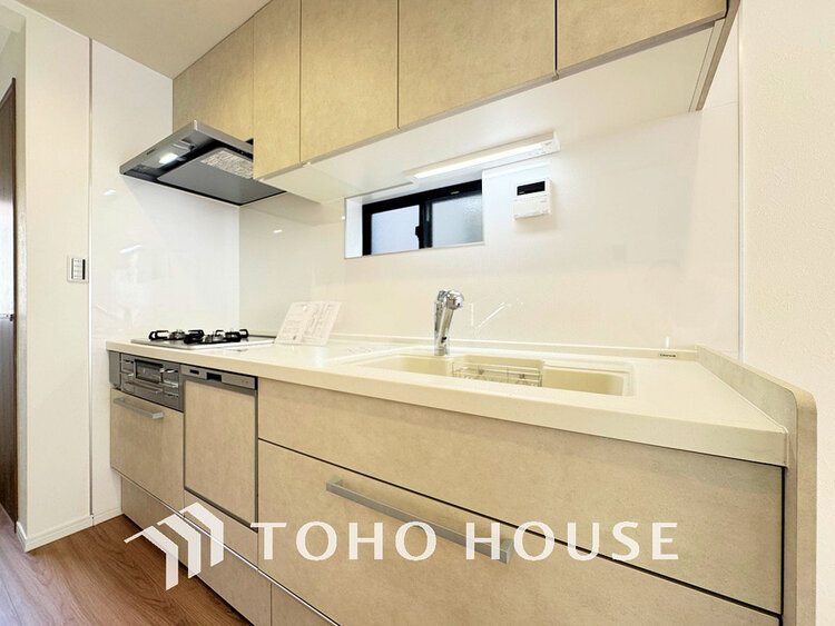 キッチン シンプルな部屋の雰囲気に溶け合うナチュラルキッチン