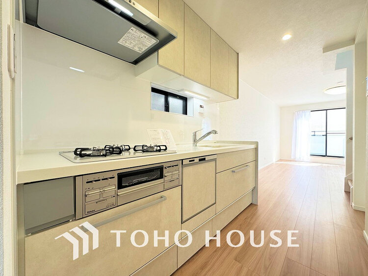 キッチン 落ち着きのあるカラーで統一された清潔感と気品が溢れるキッチン