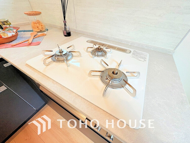 その他 3口ガスコンロでお料理のスピードもUP。効率よくお料理できますね