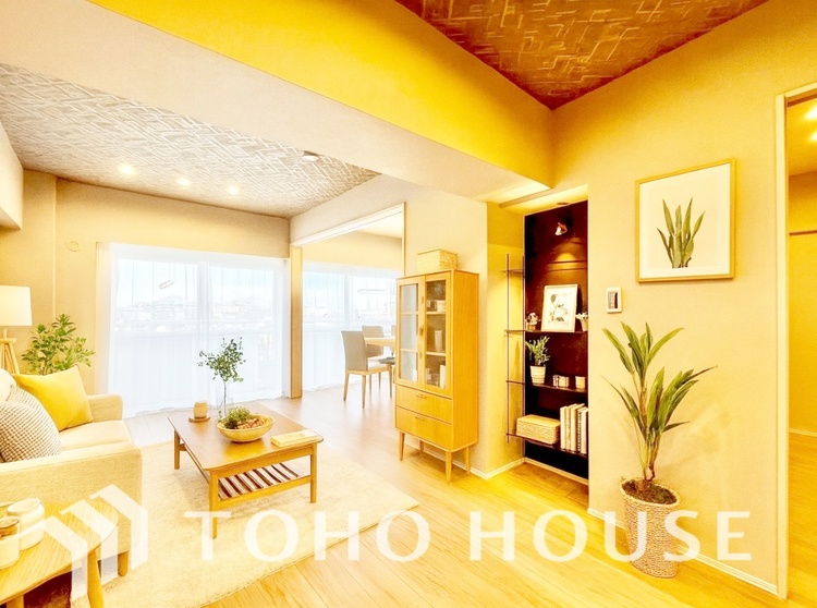 内装 ＊配置してある家具や小物はCGによるイメージ画像です。リビングと和室の続き間は急な来客時になど使い勝手が良いです。実際の空間を体感してみて下さい！