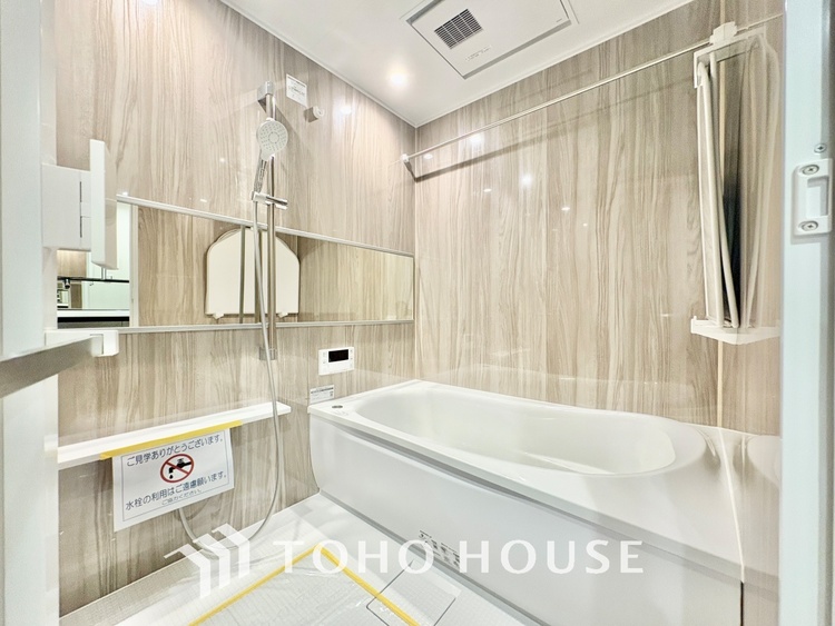 風呂 浴室は一日の疲れを癒す特別な空間。清潔感と快適性で心身ともにリフレッシュできます。