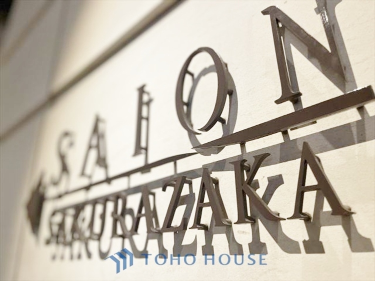 外観 ◆水面に映る◆紅葉を纏った山々を眺め、美しさのあまり感嘆のため息を漏らした事は無いだろうか。いつしか忘れかけていた自然の美しさと力強さを思い出させてくれる、そんな景色がここにもある。