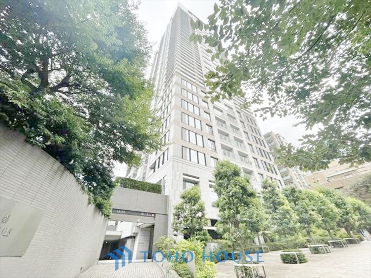 外観 ◆ここに在る◆事も無げに美しく、伝えるには筆舌に尽くし難い。豪華絢爛や華美と言う事ではなく、住まう者にとって暮らし易く心地がいいと言う美しさがこの住まいには込められている。