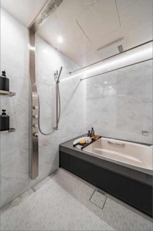 風呂 ◆陽溜まり◆の温もりを感じ、ふわりと寄り添う太陽の妖精たちが自然と僕達を微睡ませる。うとうとしたい訳ではないがそんな時間が嫌いじゃない自分がここにいる。