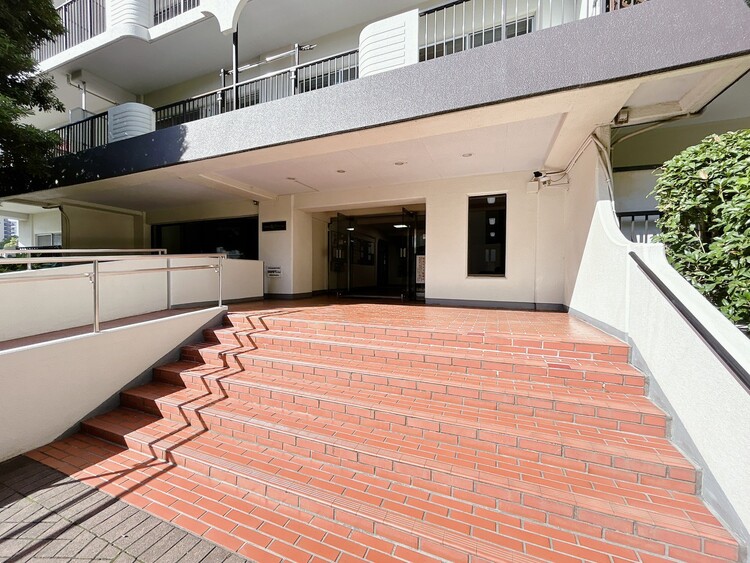 その他 上質感漂う玄関アプローチです。