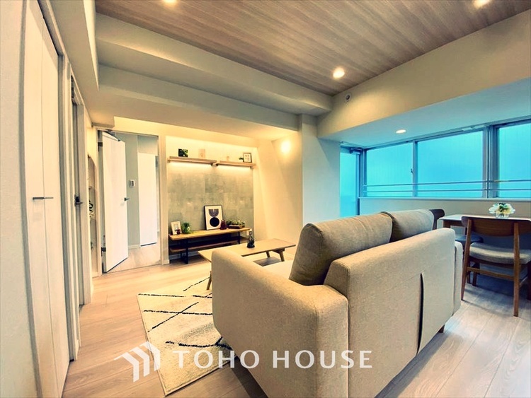 内装 【LIVING】◆煌びやか◆愛おしい家族との団欒の時間をより一層幸せなものに感じさせる煌びやかなLDK。輝かしい毎日が待っています。