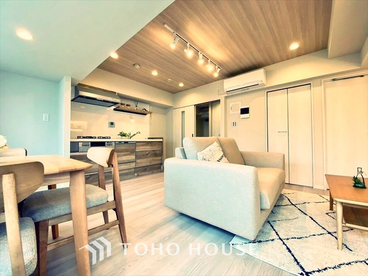 内装 【LIVING】◆住む喜び、楽しさ、感動◆を君と共有したい。いつまでもずっと家族を見渡せるこの広い空間で。