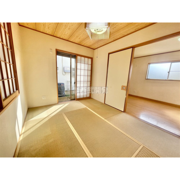 内装 一室はあると嬉しい和室。