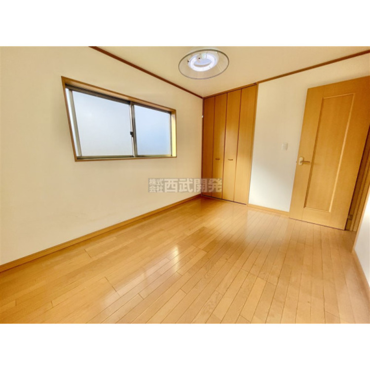 内装 穏やかな日差しと心地よい風が吹き抜ける窓配置