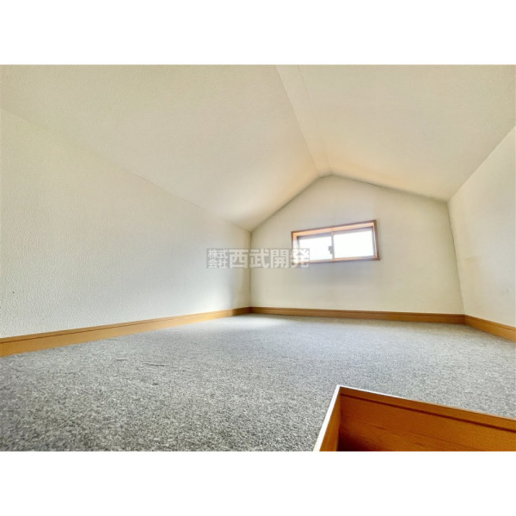 収納 小屋裏収納