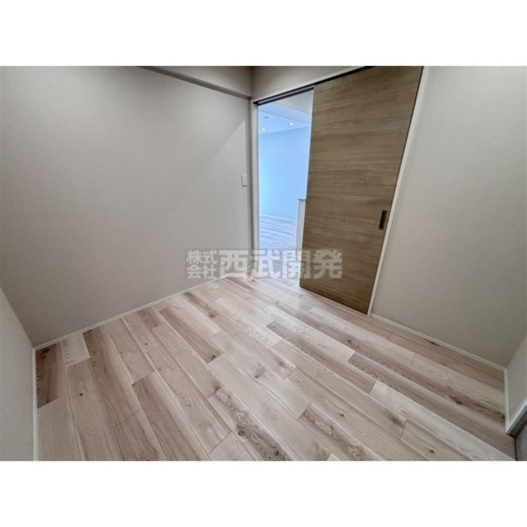 内装 キッチン横にはサービスルームがあります。