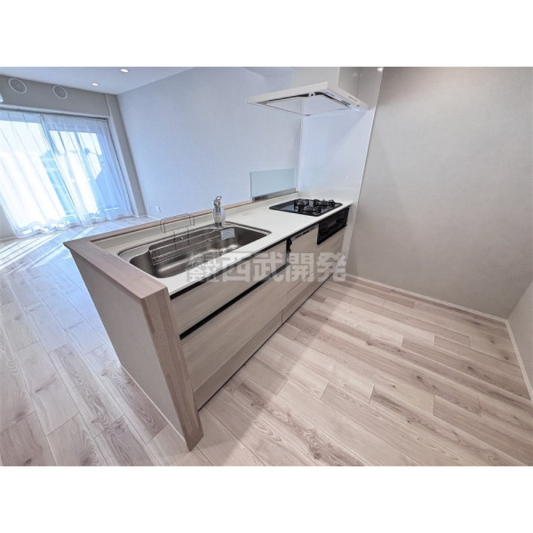 キッチン お料理をしながらでもご家族との会話を楽しめる対面キッチンです。リビングを見渡せる作りが人気です。