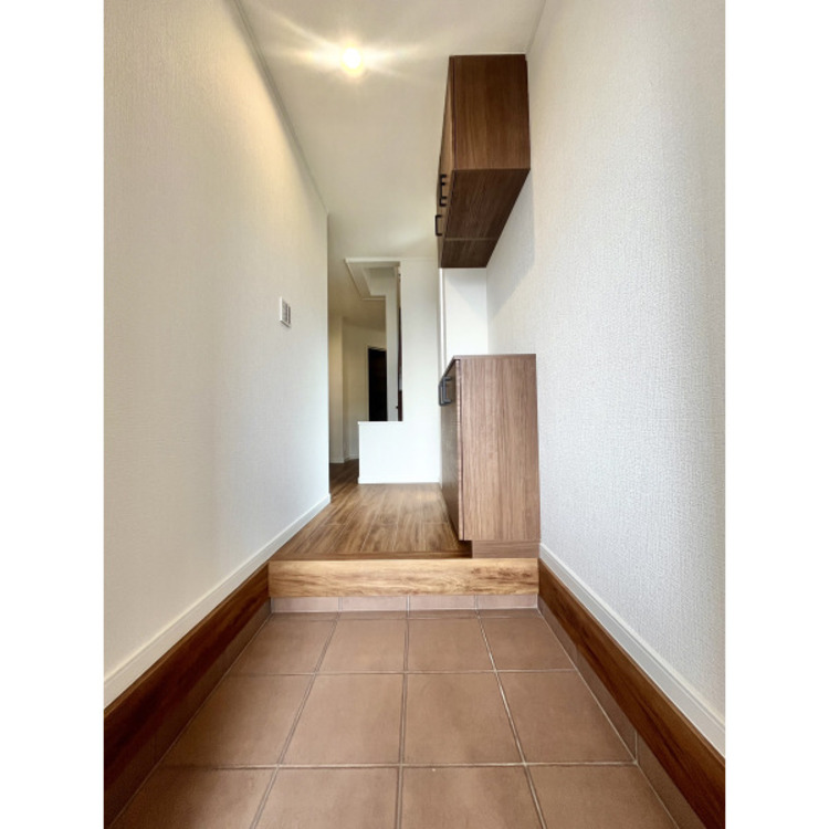 玄関 令和7年10月5日撮影