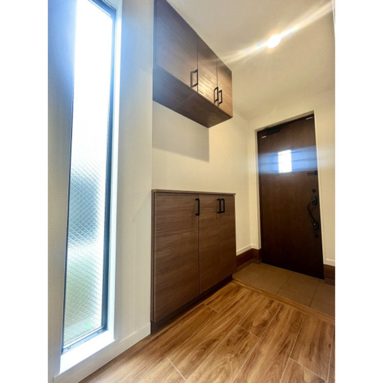 玄関 令和7年10月5日撮影