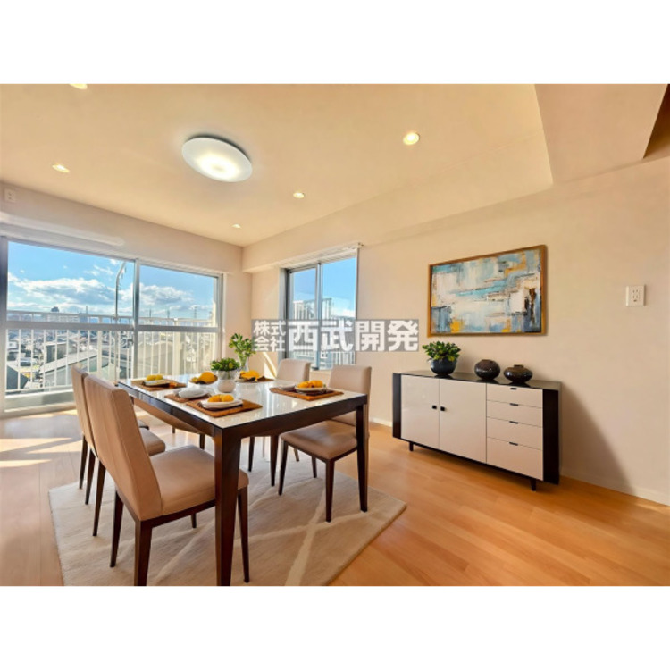 居間 【配置してある家具や小物はCGによるイメージです】