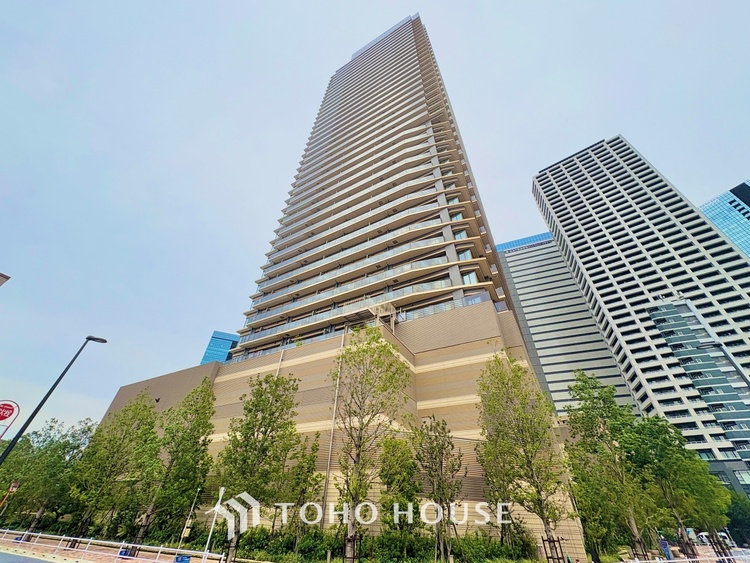 トイレ 【some philosophy was born from here】思索もできる空間。トイレのそんな側面も評価されていい時代かなと。