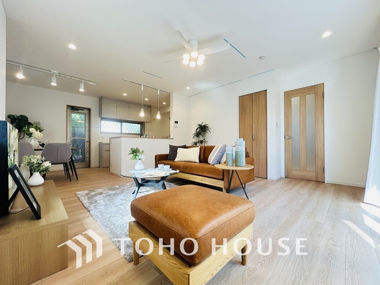 内装 ゆったりとくつろげる上質なリビングダイニングは、あなたの暮らしに価値のある時間を演出してくれます