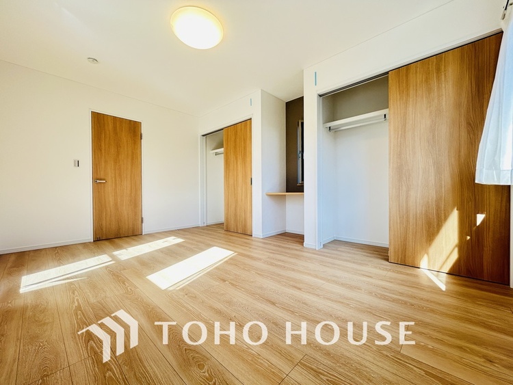 内装 シンプルですっきりとした室内は飽きのこない居心地の良い雰囲気