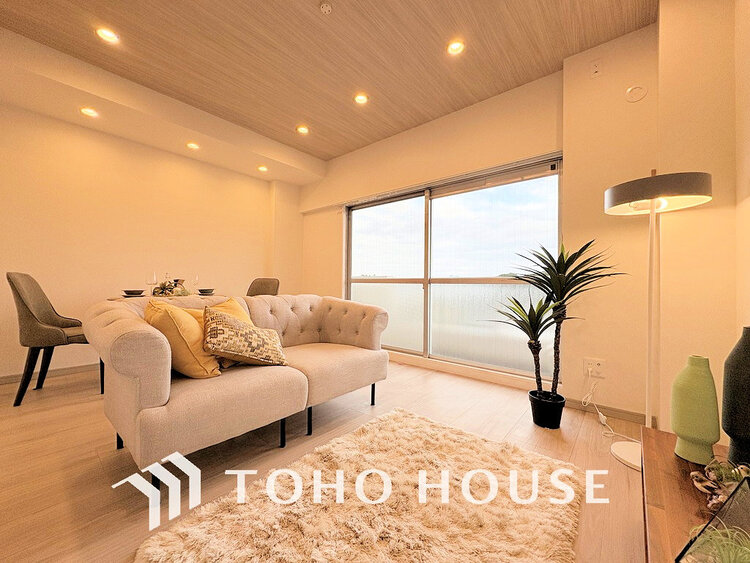 内装 家族みんなが爽やかに過ごせるように、光をたっぷり取り込んだLDK