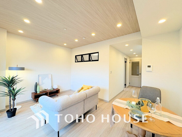 内装 1日の疲れを癒し、心地よく寛げるようゆったりとした広さをしています