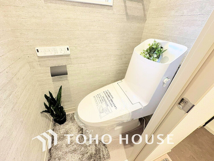 トイレ トイレには快適な温水洗浄便座付