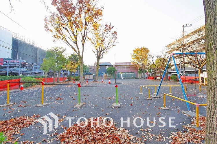 周辺 新作第３公園　距離30ｍ