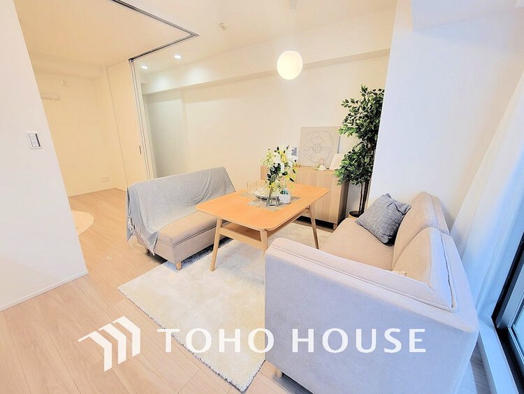 内装 上質な時間を育む暮らしのメインステージ。寛ぎとコミュニケーションを育む居心地のよい場所