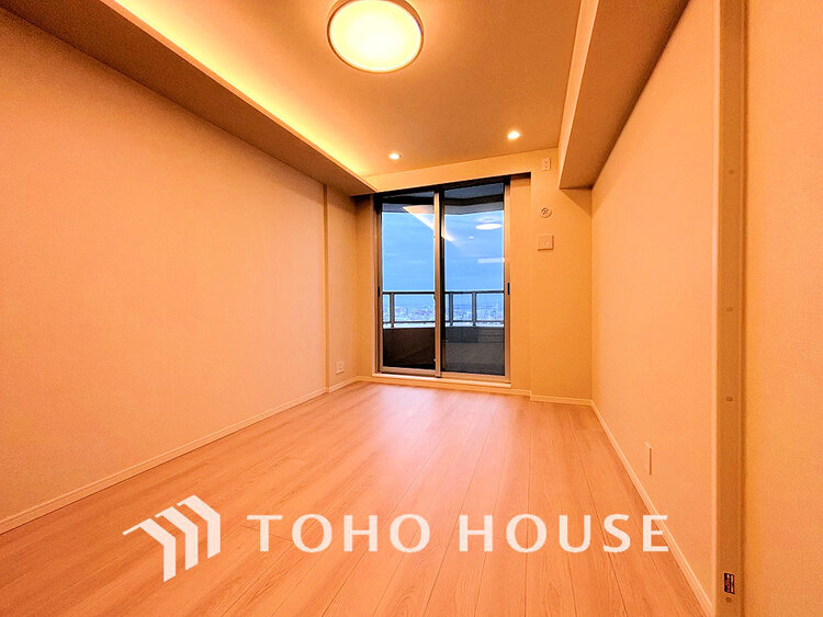 内装 採光もある洋室は、くつろぎのひと時を過ごすのにぴったり