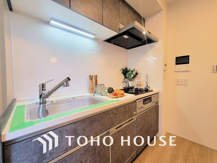 キッチン 落ち着きのあるカラーで統一された清潔感と気品が溢れるキッチン