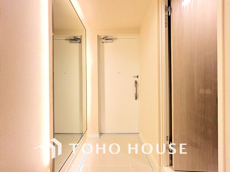 玄関 落ち着いた雰囲気の玄関、家族の帰りを暖かく迎えてくれます