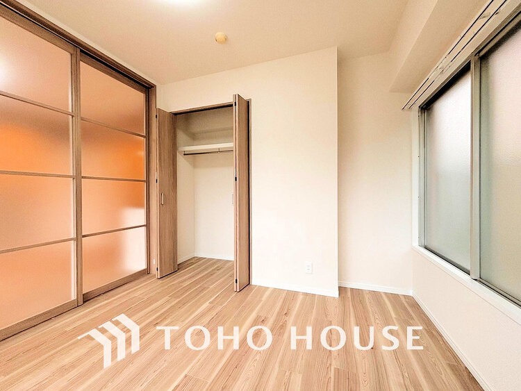 内装 シンプルですっきりとした室内は飽きのこない居心地の良い雰囲気