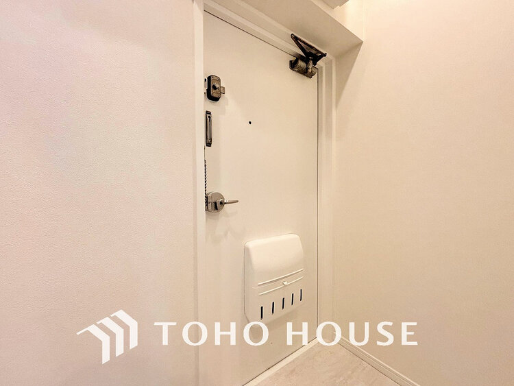 玄関 落ち着いた雰囲気の玄関、家族の帰りを暖かく迎えてくれます