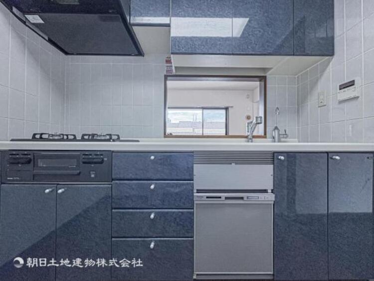 キッチン 【キッチン】リビングダイニングが見渡せるカウンターキッチン！　お子様に目を配れるのもうれしいです。