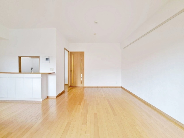 居間 快適に過ごす毎日を求めて、暮らしの中でご自身の「マイホーム」に創り上げてください。