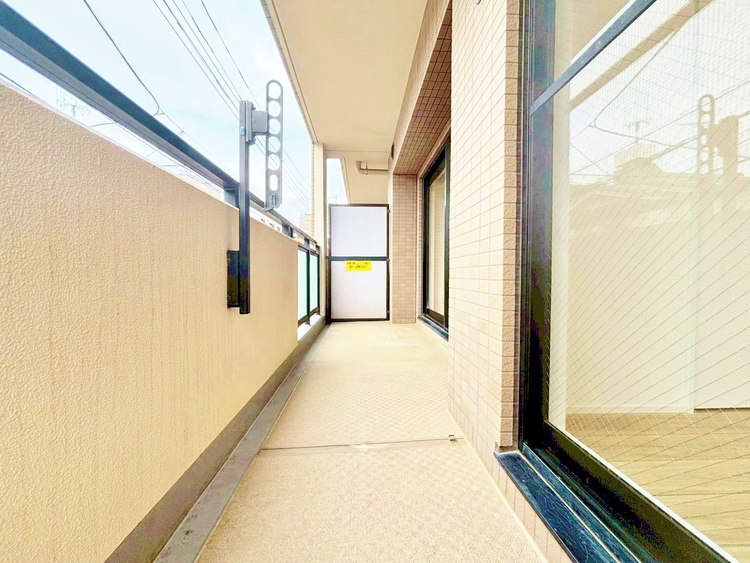 バルコニー 暮らしの中で、光と風を演出してくれるバルコニー。