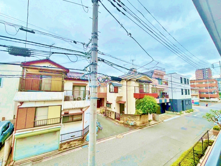 バルコニー 頬をなでる、優しい風を感じることが出来ます。