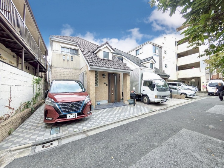 外観 現地に足をお運びいただいた際には、周辺散策などをお勧めいたします。