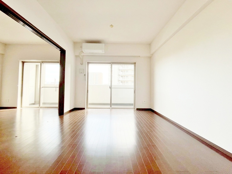 居間 飾り過ぎないシンプルな内装と偏り過ぎないデザインで統一しました。